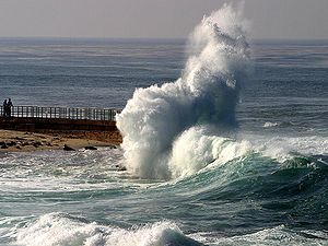 300px-Waves_lajolla
